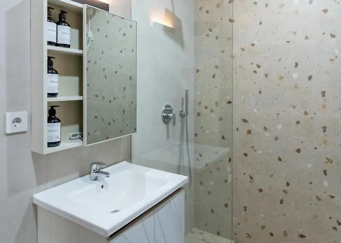 Six Star 4, Stylish 2br With Rice Field View Villa