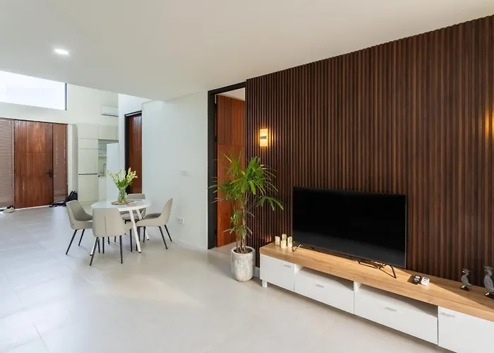 Villa Six Star 4, Stylish 2br With Rice Field View *